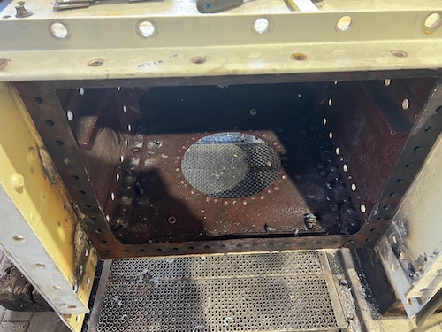 260424 Wasserkasten freigelegt