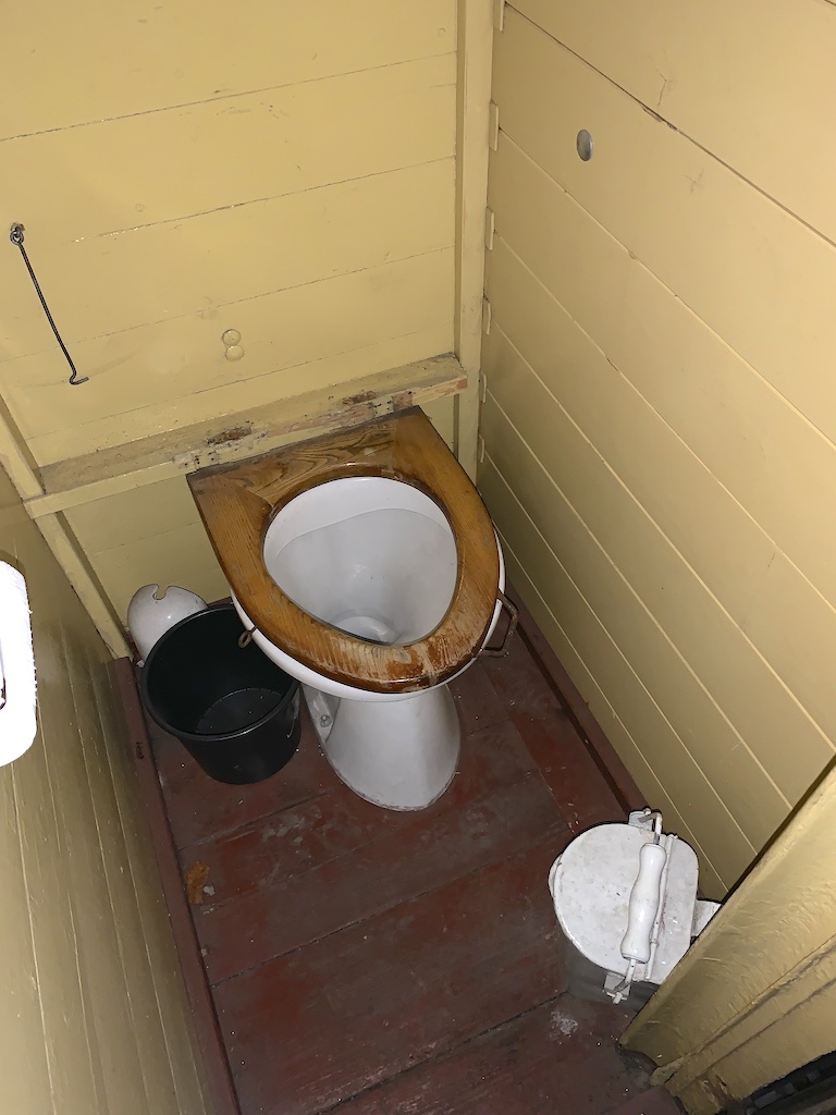 220409 Toilette